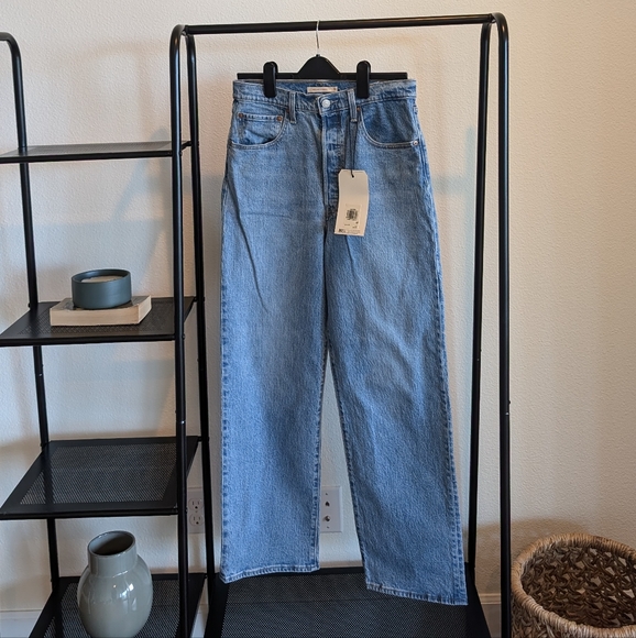 NWT Levis Ribcage Straight Jeans - Picture 7 of 7